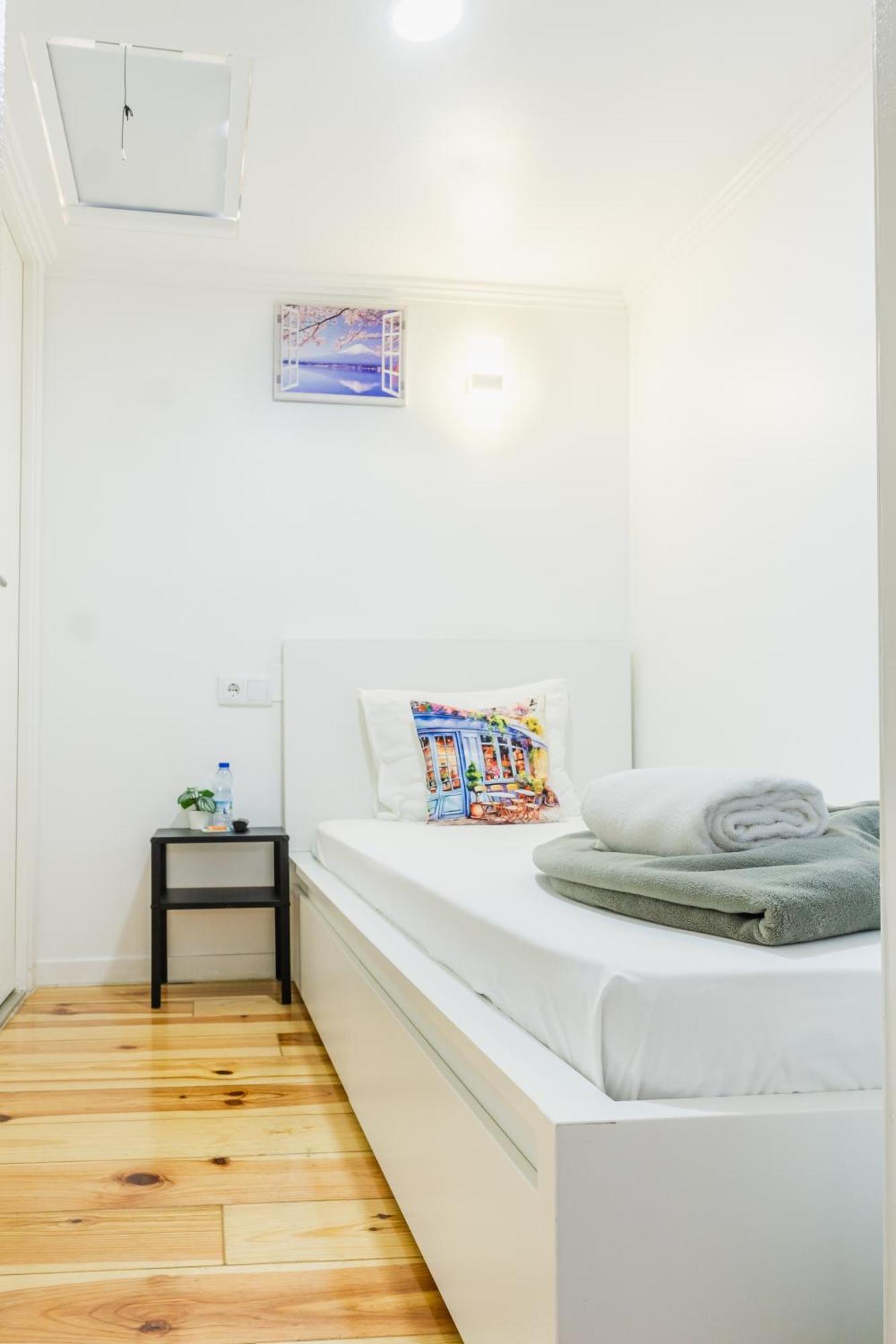 Single Room Private Bathroom